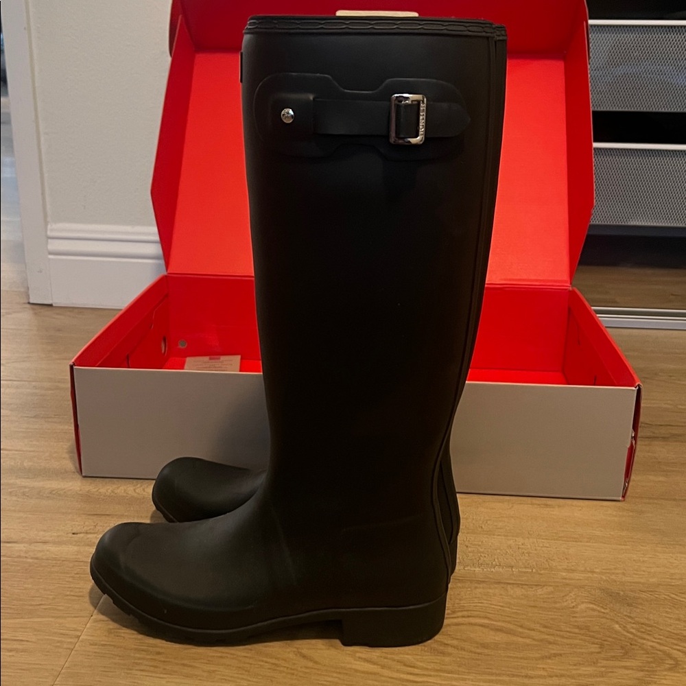 Hunter Classic Black Rain Boots - Picture 5 of 6